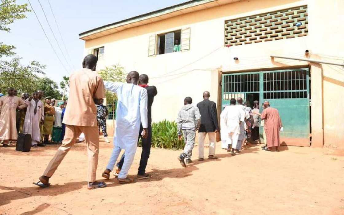 Ganduje Ya Yi Wa Fursunoni 123 Afuwa Albarkacin Ƙaramar Sallah