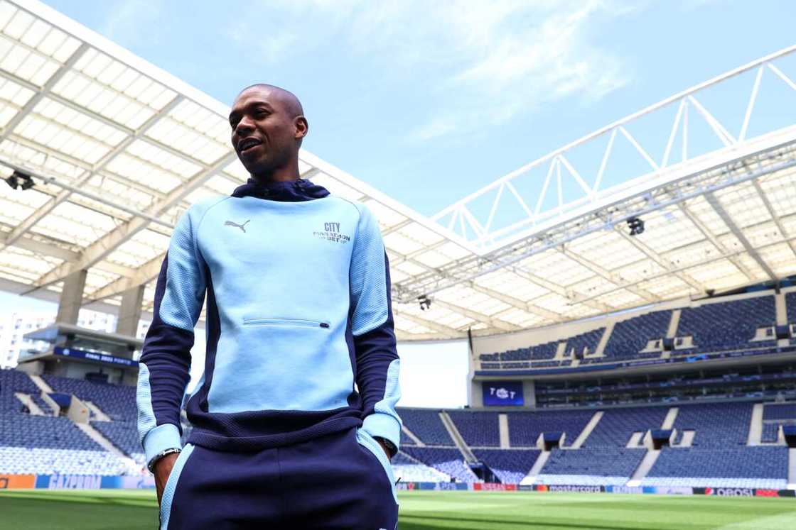 Fernandinho. Fernandinho.
