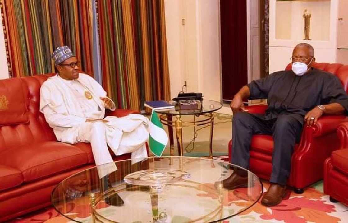 Yanzu Yanzu: Buhari ya gana da T.Y. Danjuma a fadar shugaban kasa Yanzu Yanzu: Buhari ya gana da T.Y. Danjuma a fadar shugaban kasa