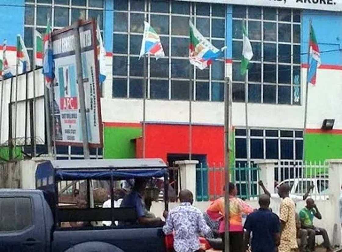 Babban jigon APC Samuel Ojebode ya rasu a Oyo Babban jigon APC Samuel Ojebode ya rasu a Oyo