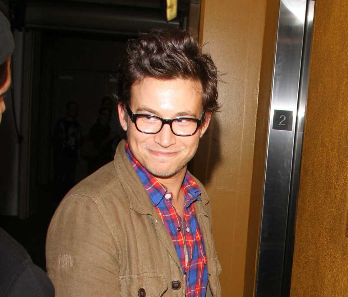 Does Jonathan Taylor Thomas have a wife? Does Jonathan Taylor Thomas have a wife?
