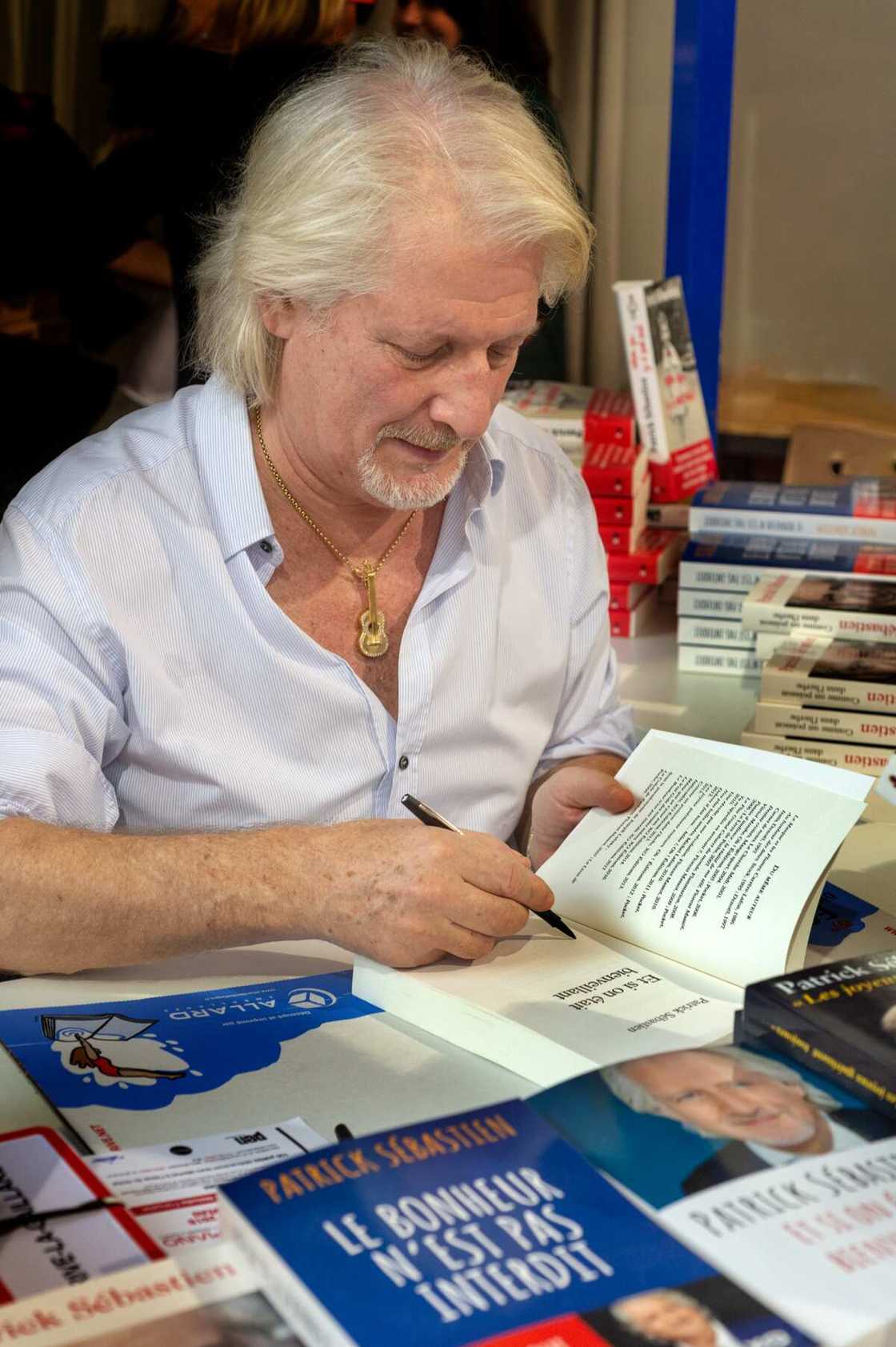 Patrick Sébastien, signature de son livre : le bonheur n'est pas interdit Patrick Sébastien, signature de son livre : le bonheur n'est pas interdit