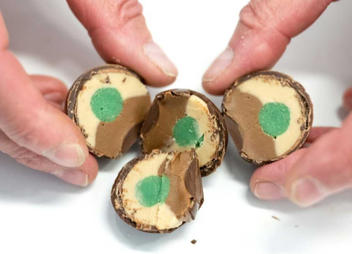 At Leschanz, 10 painstaking steps are required to make one single Mozart ball At Leschanz, 10 painstaking steps are required to make one single Mozart ball