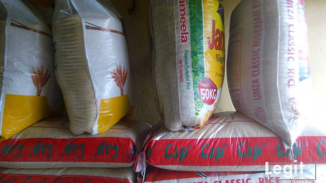 Now you can barely tell the difference between the local rice and the foreign rice. Photo credit: Esther Odili Now you can barely tell the difference between the local rice and the foreign rice. Photo credit: Esther Odili