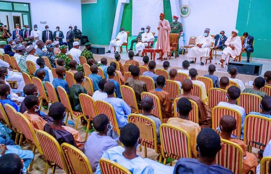 Miyetti Allah sun taimakawa Jami’an tsaro wajen ceto mutane 77 da aka yi garkuwa da su Miyetti Allah sun taimakawa Jami’an tsaro wajen ceto mutane 77 da aka yi garkuwa da su