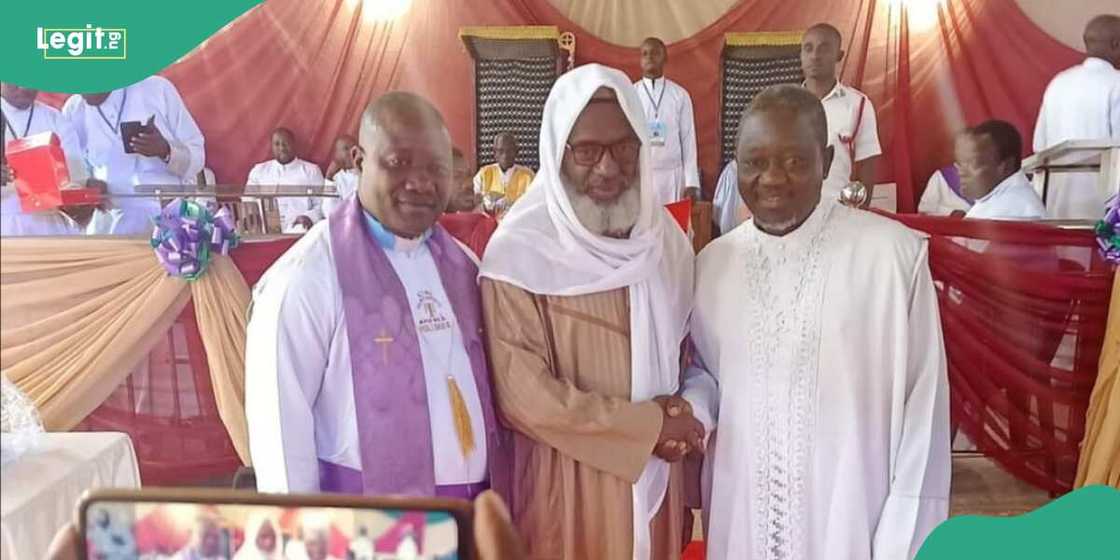 Gumi is the Dr. Ahmad Abubakar Mahmud Gumi is an Islamic cleric, scholar and former military officer with the rank of captain in the Nigerian Army. Gumi is the Dr. Ahmad Abubakar Mahmud Gumi is an Islamic cleric, scholar and former military officer with the rank of captain in the Nigerian Army.