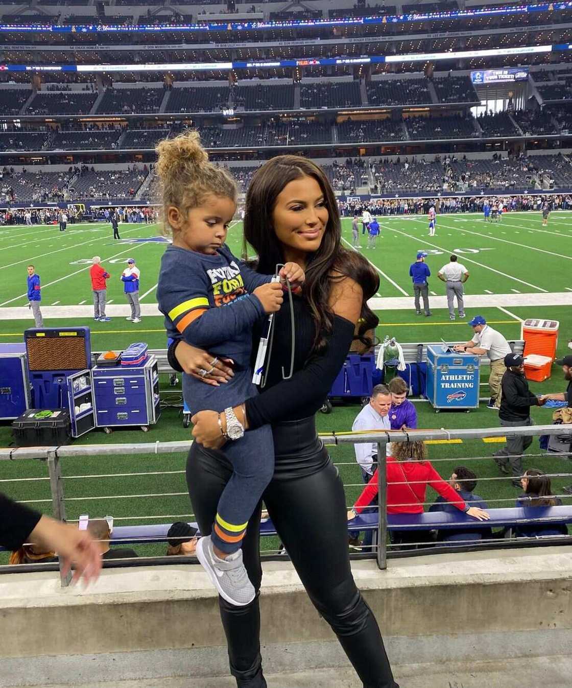 Rachel Bush’s net worth Rachel Bush’s net worth