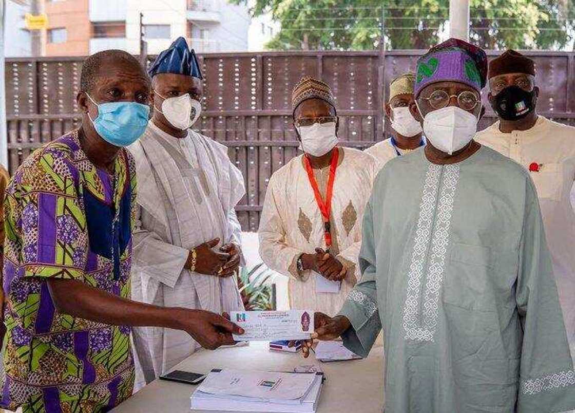 Error spotted Tinubu revalidates his membership, endorses Akande’s criticism of APC leadership Error spotted Tinubu revalidates his membership, endorses Akande’s criticism of APC leadership