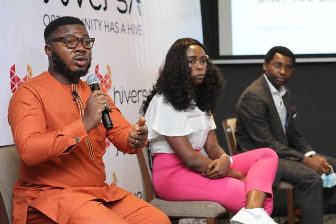 Are you ready for Hiversa! An Ecosystem for job seekers, entrepreneurs, students Are you ready for Hiversa! An Ecosystem for job seekers, entrepreneurs, students