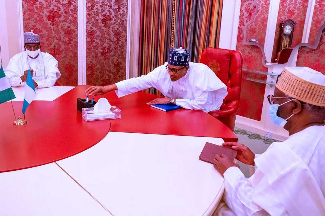 Kisan mutane 20: Matawalle ya kaiwa Buhari kuka Villa (Hotuna) Kisan mutane 20: Matawalle ya kaiwa Buhari kuka Villa (Hotuna)