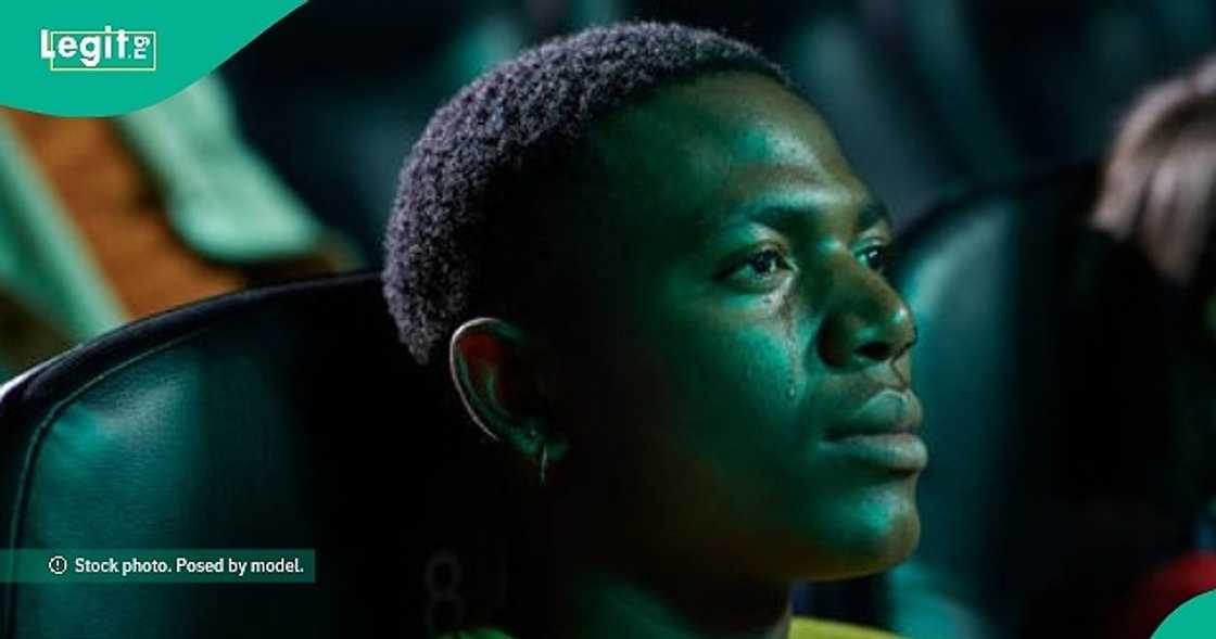 Man who spent night with girlfriend at hotel cries out after finding out her secret. Man who spent night with girlfriend at hotel cries out after finding out her secret.