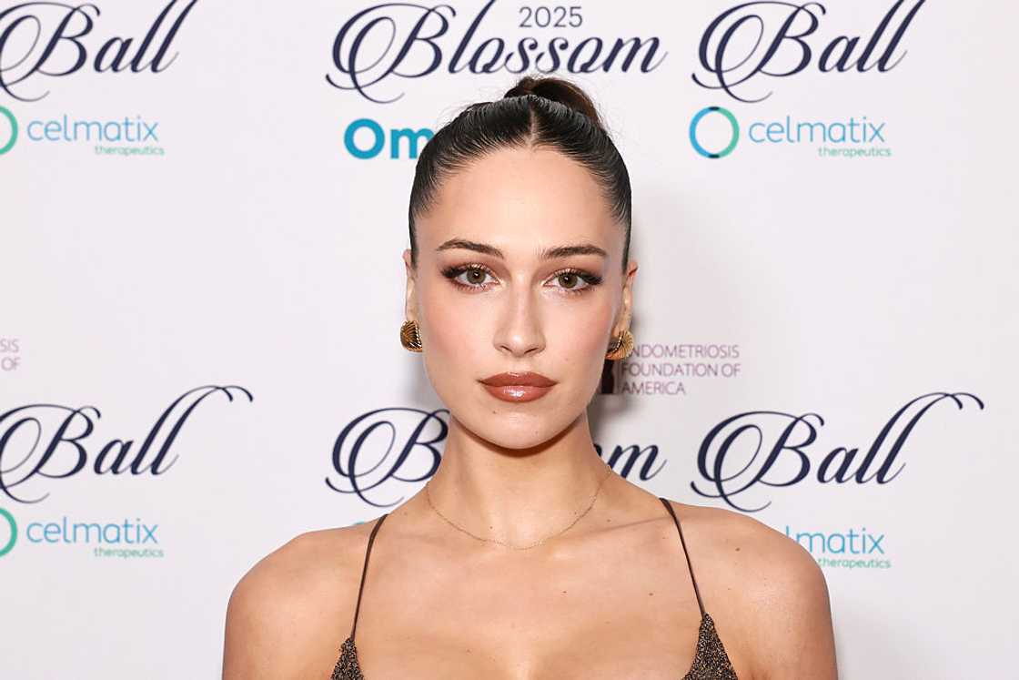 Elsie Hewitt aposes at The Pierre Hotel Elsie Hewitt aposes at The Pierre Hotel