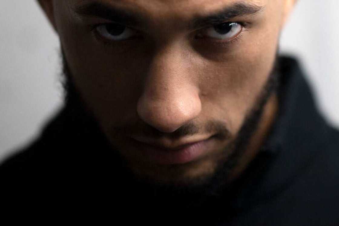 Tony Yoka qui fait 2,08 mètres de taille Tony Yoka qui fait 2,08 mètres de taille