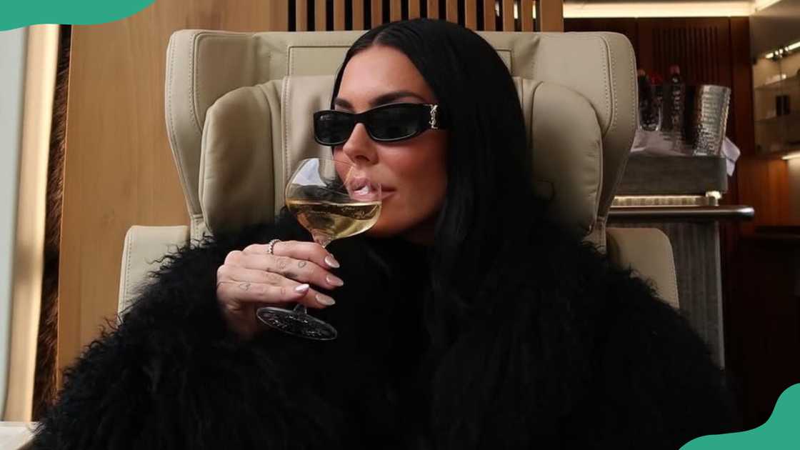 Kaitlynn Anderson at a restaurant Kaitlynn Anderson at a restaurant