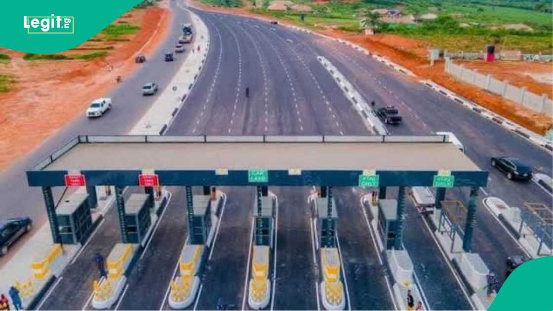 Ministan ayyuka ya yi bayani game da karbar haraji daga dirbobi a hanyar Abuja-Makurdi Ministan ayyuka ya yi bayani game da karbar haraji daga dirbobi a hanyar Abuja-Makurdi