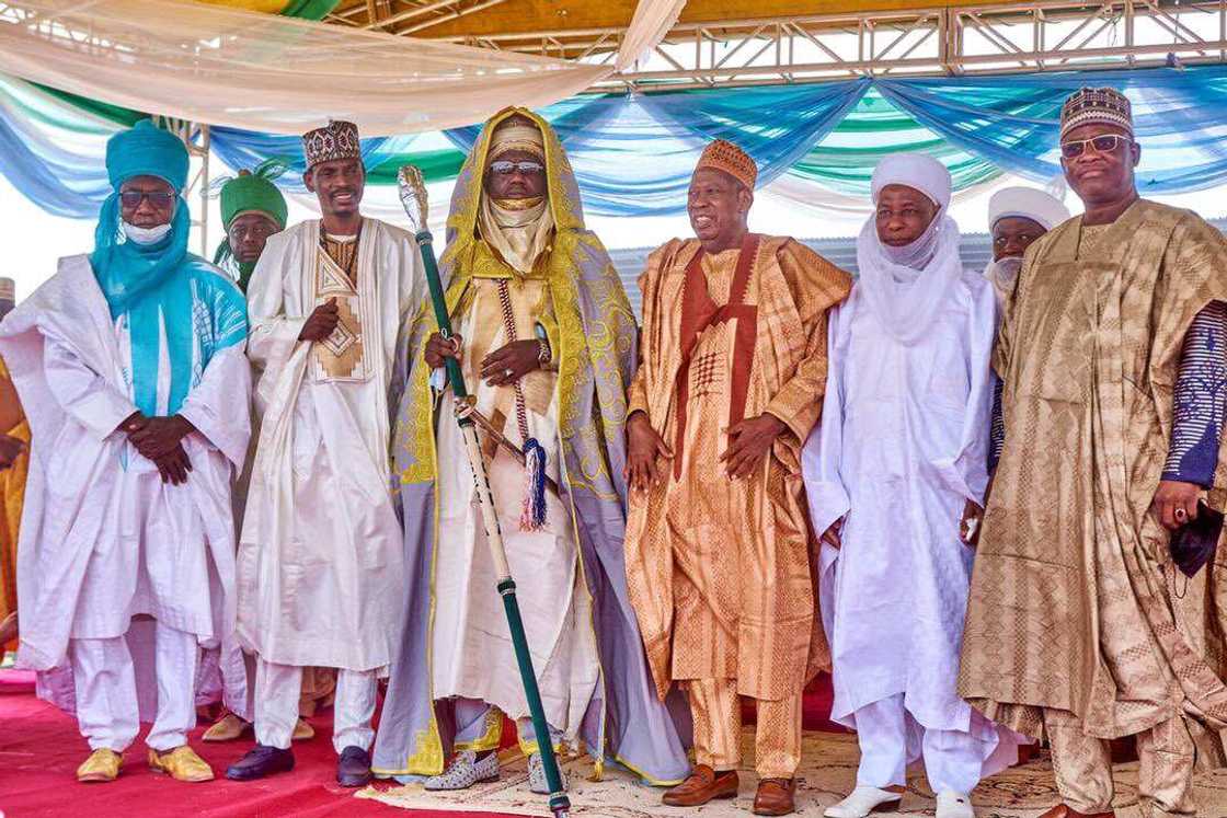 Hotunan jiga-jigan da suka dira masarautar Gaya naɗin sarautar sabon sarki Hotunan jiga-jigan da suka dira masarautar Gaya naɗin sarautar sabon sarki