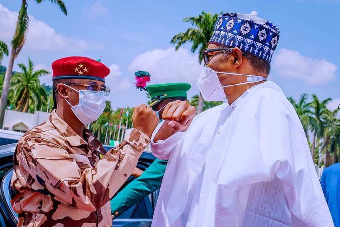 Yanzu-yanzu: Shugaba Buhari ya karbi bakuncin sabon shugaban Chadi, Mahamat Deby Yanzu-yanzu: Shugaba Buhari ya karbi bakuncin sabon shugaban Chadi, Mahamat Deby