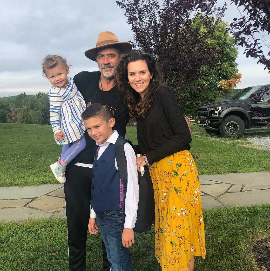 Who is Jeffrey Dean Morgan's wife? Who is Jeffrey Dean Morgan's wife?