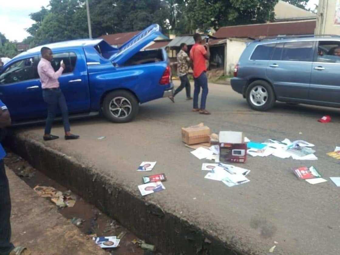 gunmen attack convoy gunmen attack convoy