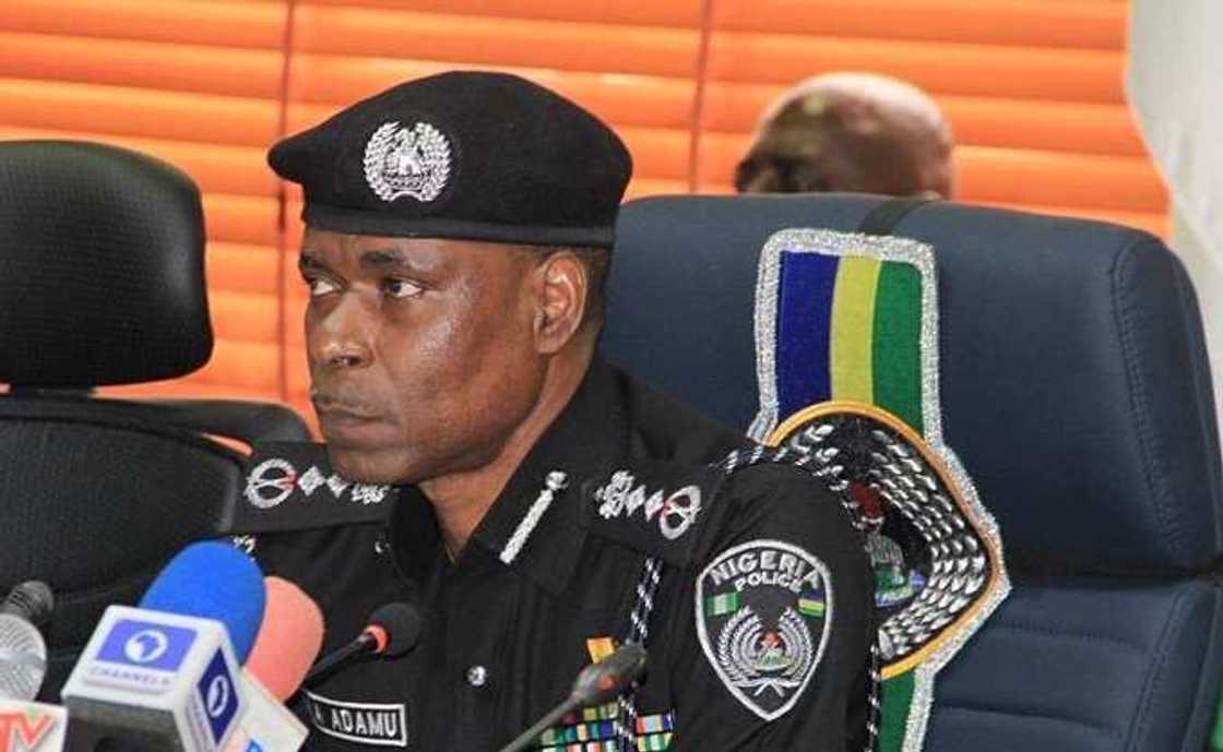 Cacar bakin manya: IGP Adamu ya mayar wa da Janar Garba martani Cacar bakin manya: IGP Adamu ya mayar wa da Janar Garba martani