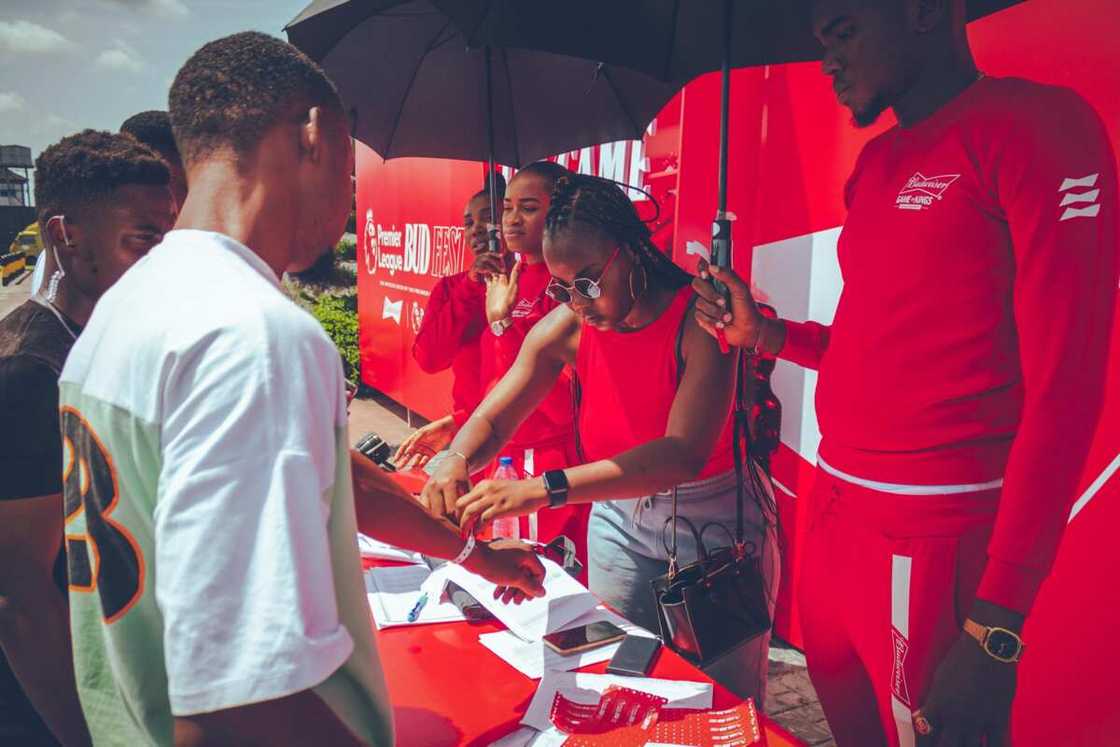 Budweiser Hosts Grand Celebration in Lagos to Honour Nigerian Football Fans Following the Premier League Budweiser Hosts Grand Celebration in Lagos to Honour Nigerian Football Fans Following the Premier League