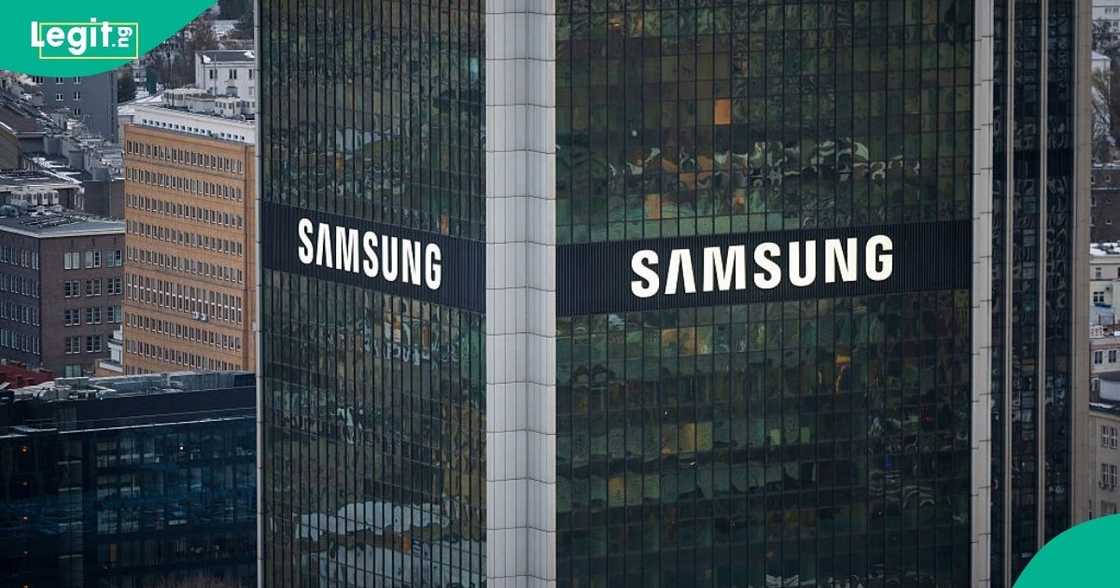 Samsung update policy hits older Galaxy devices Samsung update policy hits older Galaxy devices