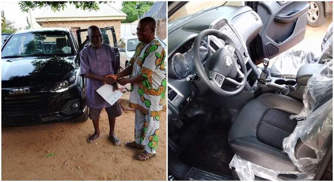 Elder Banger Iyorhon receives the car from Governor Ortom's representative. Elder Banger Iyorhon receives the car from Governor Ortom's representative.