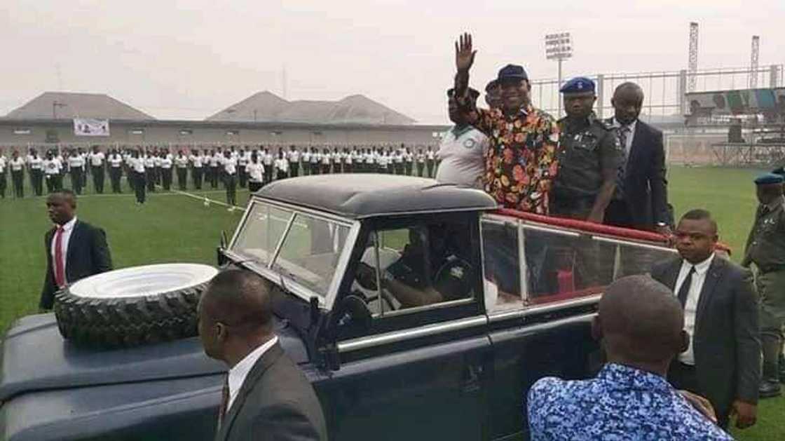 Ta leko ta koma: Kalli yadda gwamnan APC ke shirin karbar mulki kafin kotu ta kwace kujerarsa Ta leko ta koma: Kalli yadda gwamnan APC ke shirin karbar mulki kafin kotu ta kwace kujerarsa