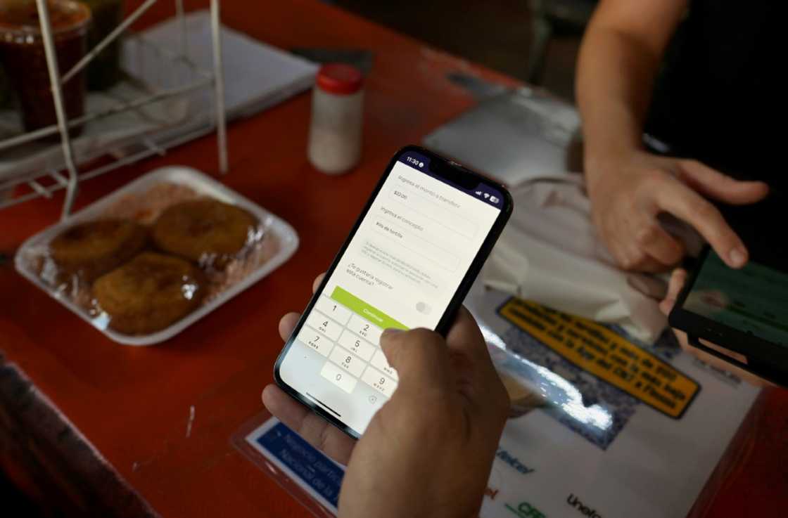 The app allows tortilla vendors to charge customers using cards, QR codes or a cellphone number