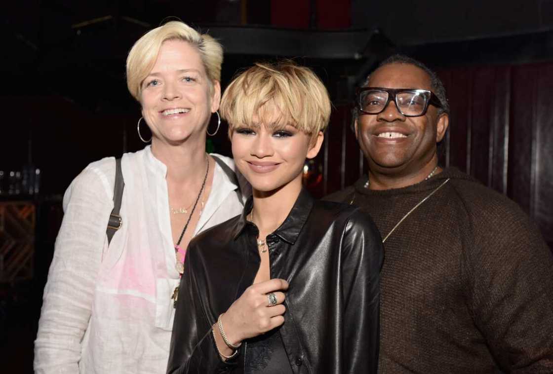 Claire Stoermer, Kazembe Ajamu Coleman et leur fille Zendaya.
Photo : Earl Gibson III/Getty Images for ESSENCE Claire Stoermer, Kazembe Ajamu Coleman et leur fille Zendaya.
Photo : Earl Gibson III/Getty Images for ESSENCE