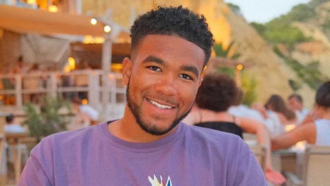 best right-backs in the world in FIFA 22 best right-backs in the world in FIFA 22