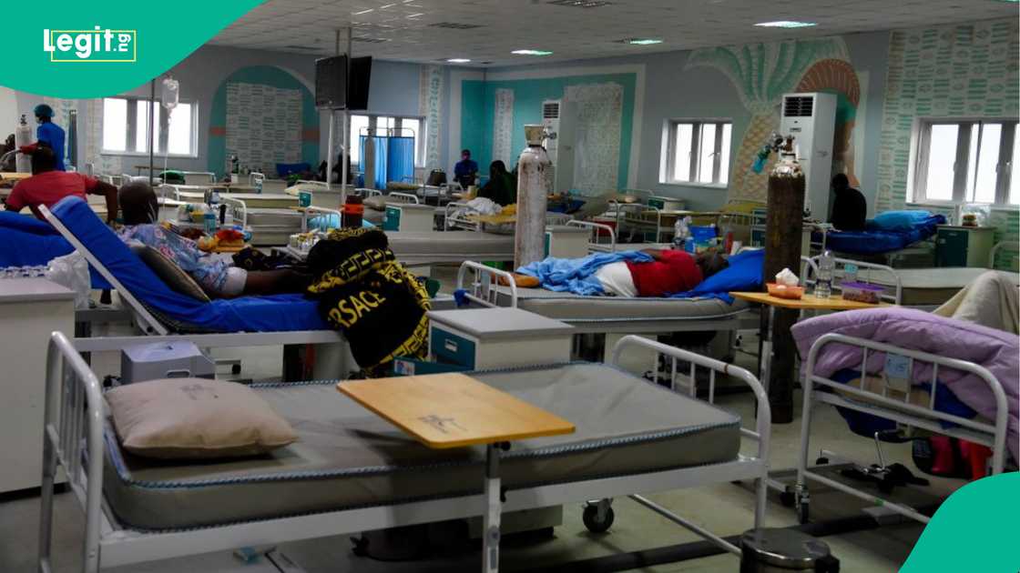 Marasa lafiya sun shiga garari da ma'aikatan lafiya suka shiga yajin aiki a Abuja. Marasa lafiya sun shiga garari da ma'aikatan lafiya suka shiga yajin aiki a Abuja.