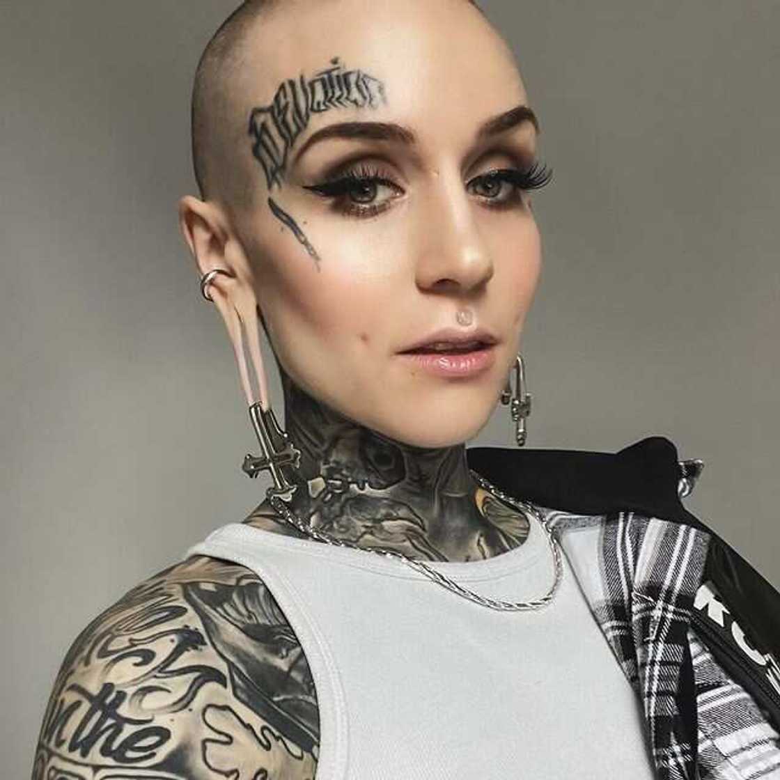 Monami Frost Monami Frost