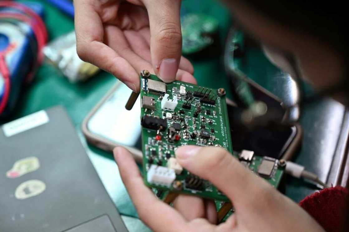Vietnam's market for semiconductors, which are used in everything from smartphones to satellites, is expected to grow at 6.5 percent a year Vietnam's market for semiconductors, which are used in everything from smartphones to satellites, is expected to grow at 6.5 percent a year