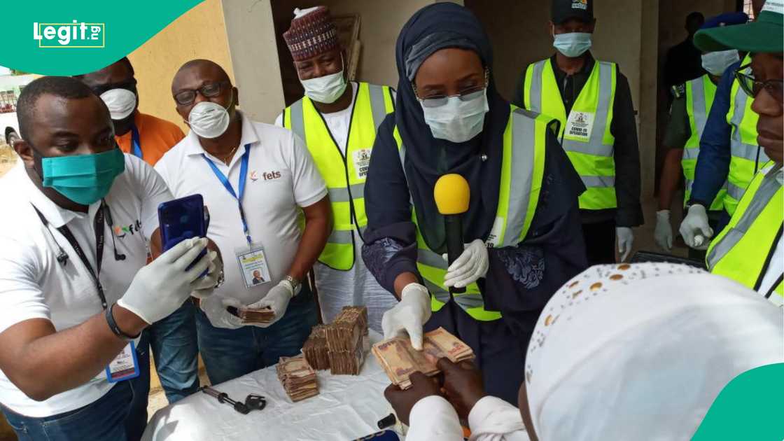 Gwamnatin Buhari ta kaddamar da shirin CCT domin tallafawa iyalan da ke fama da talauci Gwamnatin Buhari ta kaddamar da shirin CCT domin tallafawa iyalan da ke fama da talauci
