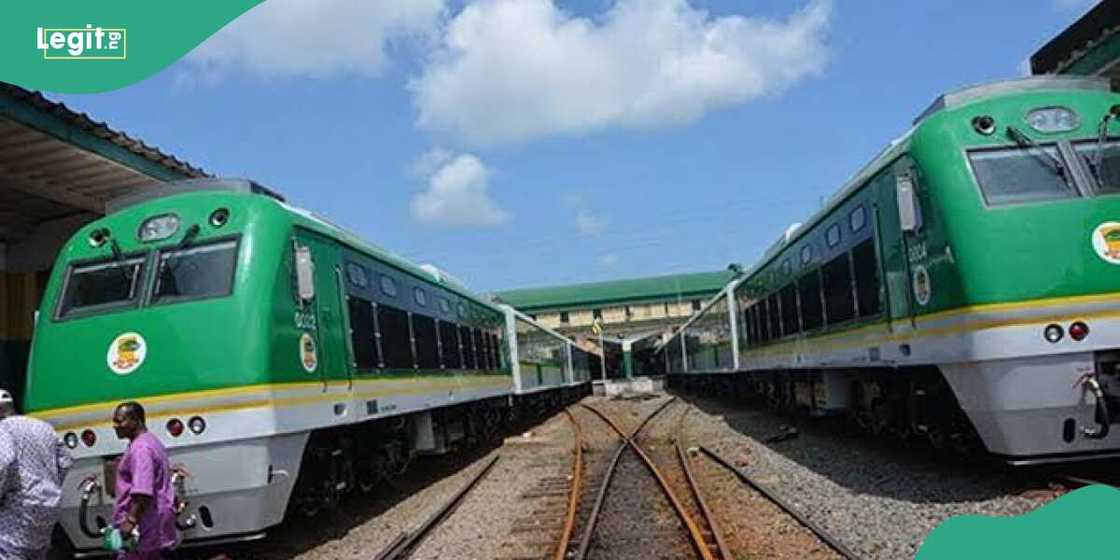 Policeman dies inside Kaduna-Abuja train Policeman dies inside Kaduna-Abuja train