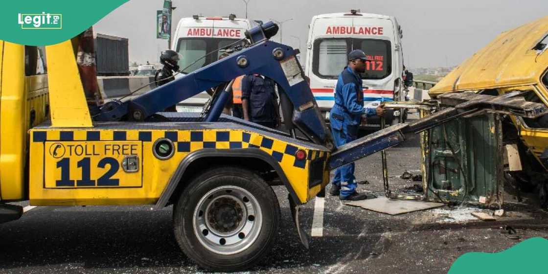 Three die as car rams into truck in Lagos Three die as car rams into truck in Lagos