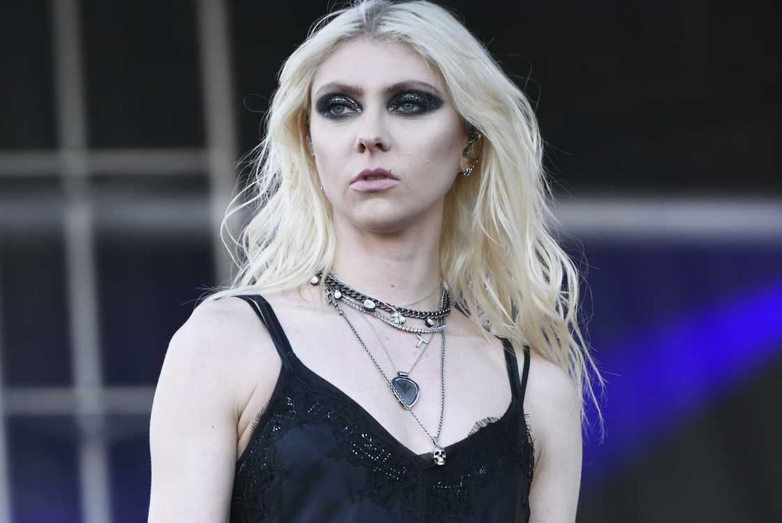 Taylor Momsen of The Pretty Reckless performs during the Innings Festival at Tempe Beach Park in Tempe, Arizona. Taylor Momsen of The Pretty Reckless performs during the Innings Festival at Tempe Beach Park in Tempe, Arizona.