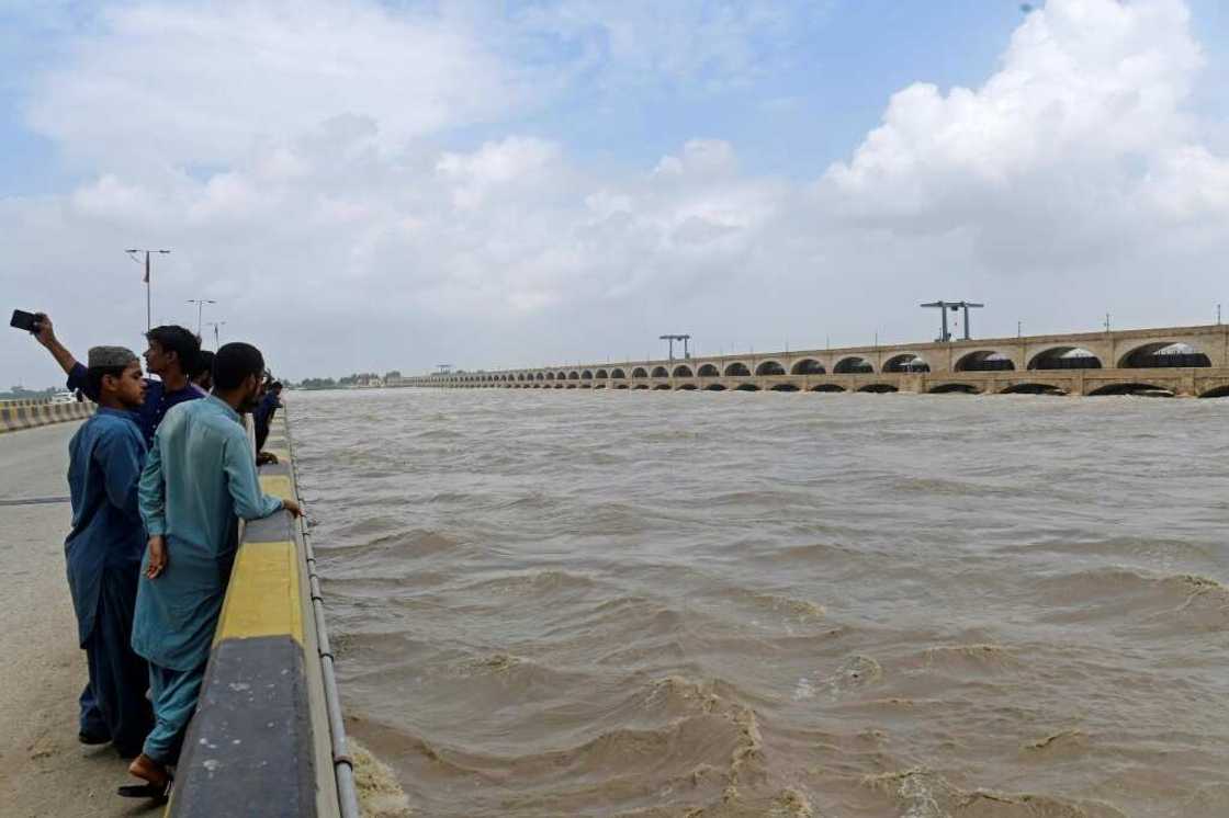 Water is already flowing into the streets of Sukkur, seeping through the walls of buildings along Bandar Road, which leads to the barrage Water is already flowing into the streets of Sukkur, seeping through the walls of buildings along Bandar Road, which leads to the barrage