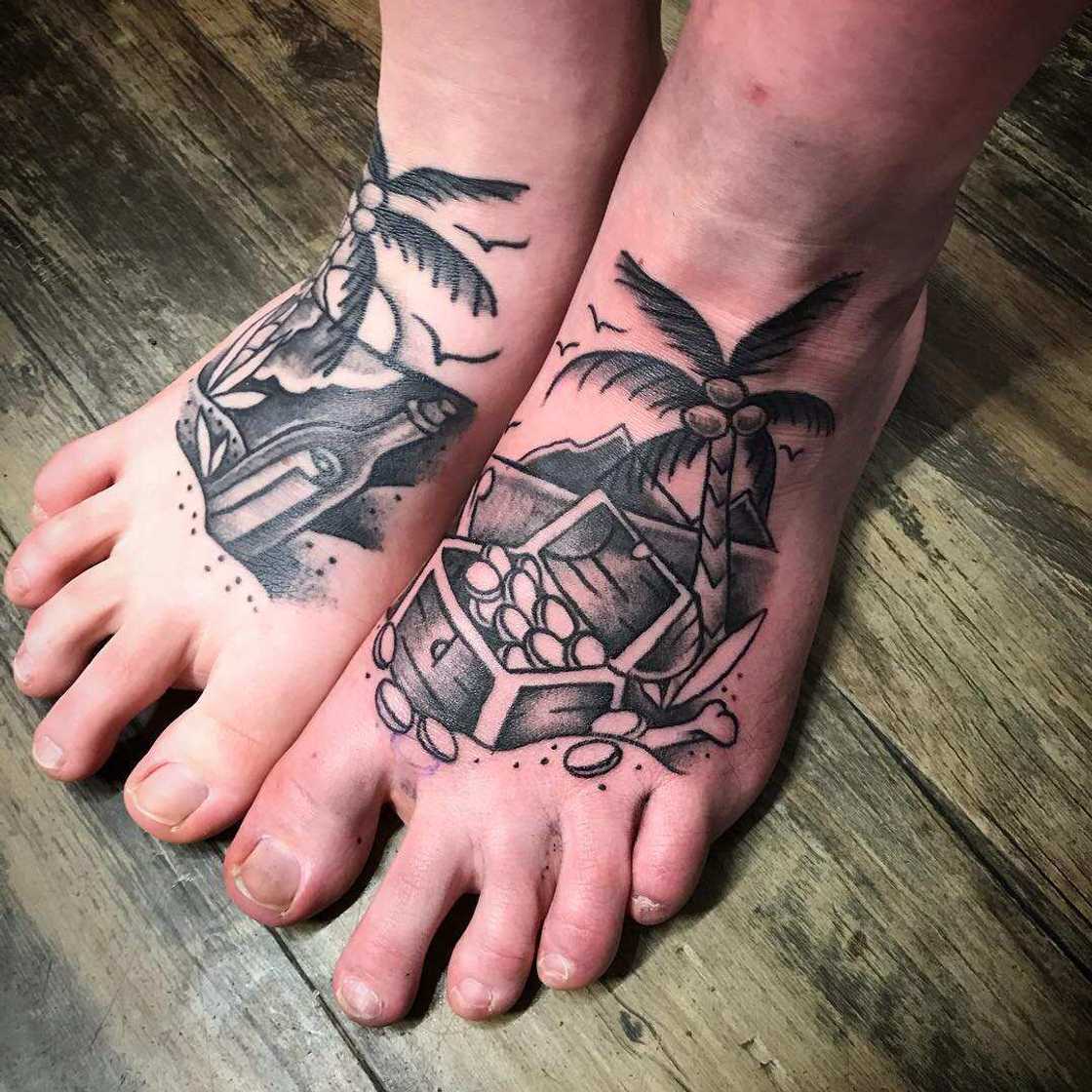 palm tree tattoo palm tree tattoo