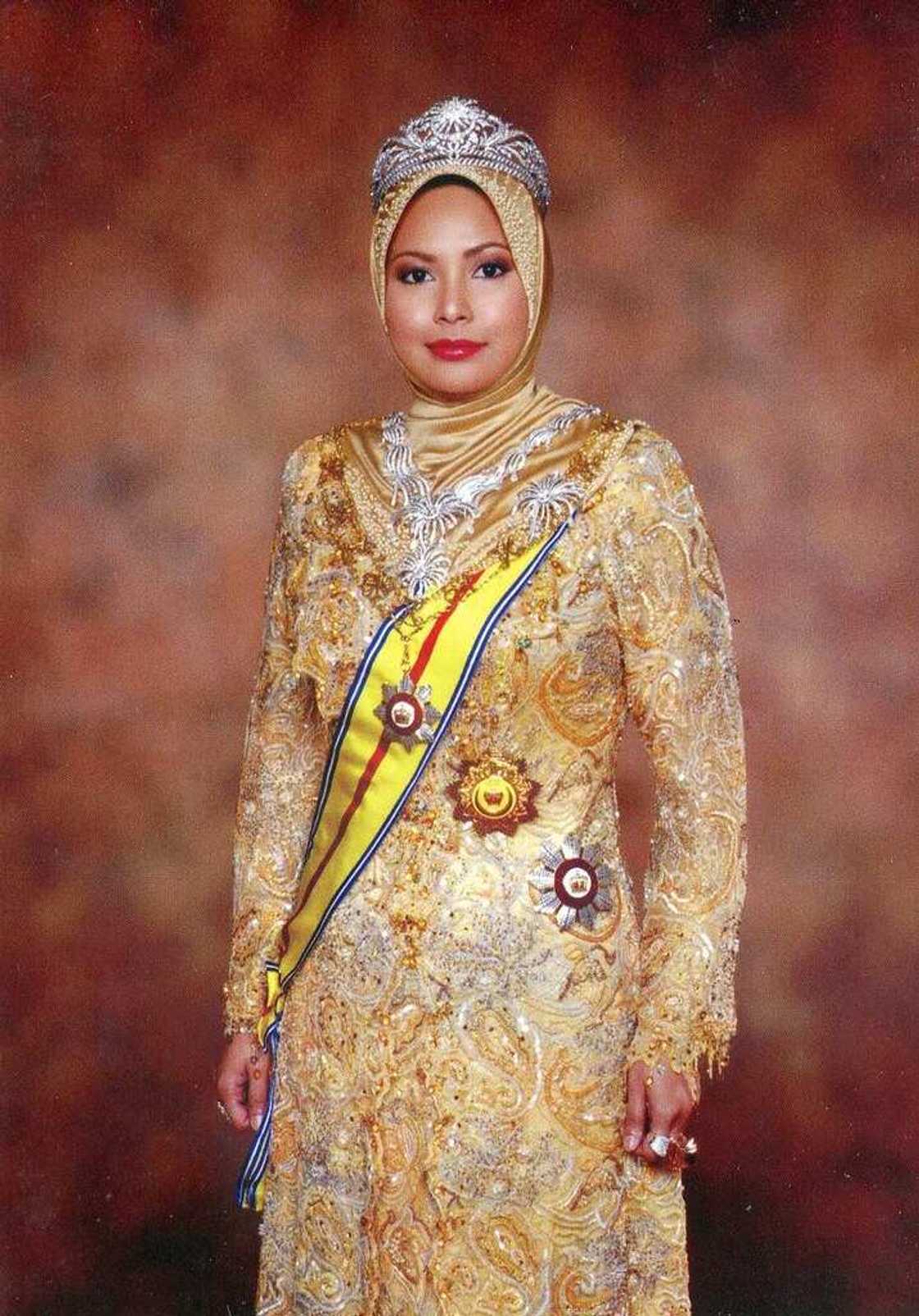 Hotuna: Jerin mata Musulmai guda 10 da suka fi kudi a duniya Hotuna: Jerin mata Musulmai guda 10 da suka fi kudi a duniya