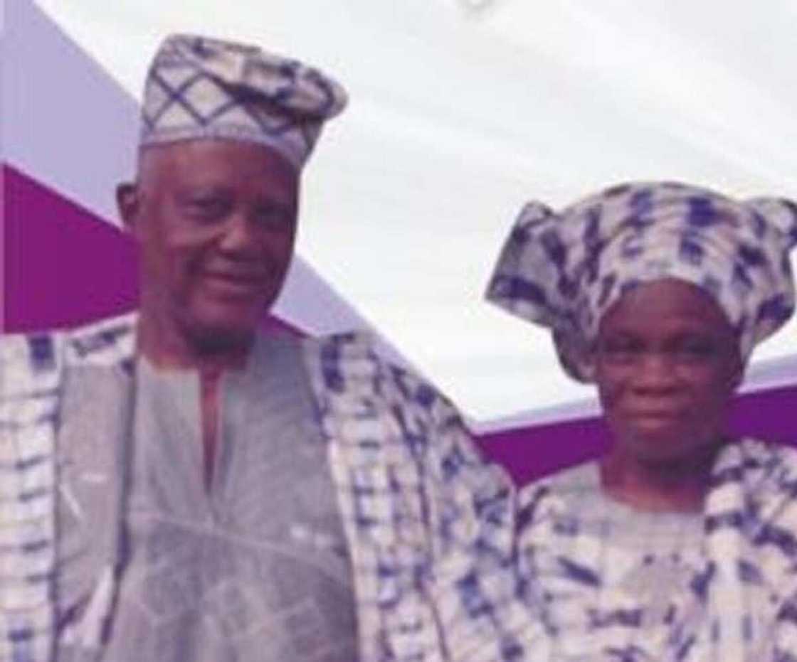 Ma'auratan da suka shekara 72 sun rasu rana daya kuma a birnesu lokaci daya Ma'auratan da suka shekara 72 sun rasu rana daya kuma a birnesu lokaci daya