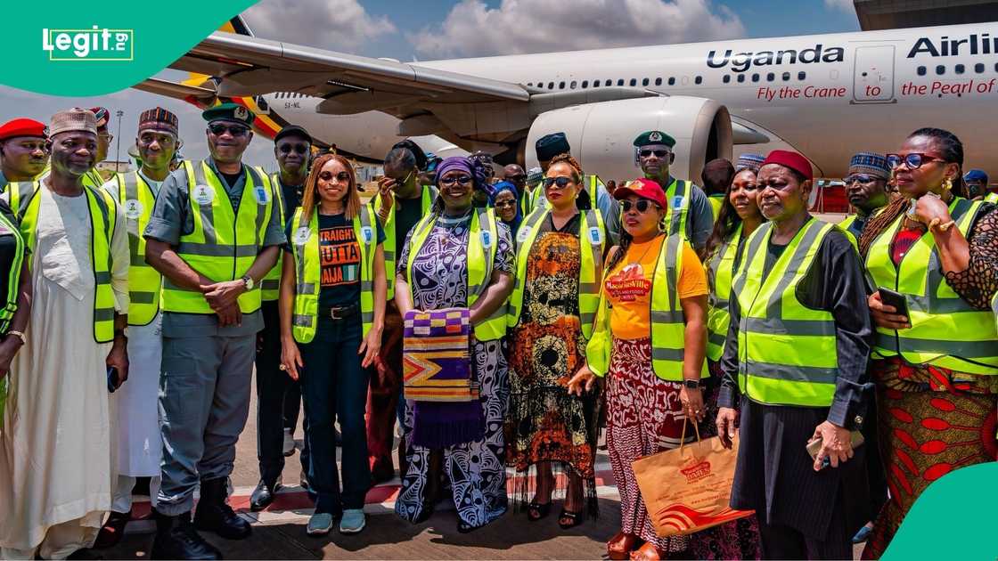 Nigerian exporters start moving cargo to three African countries as FG cuts logistics cost by 75%. Nigerian exporters start moving cargo to three African countries as FG cuts logistics cost by 75%.