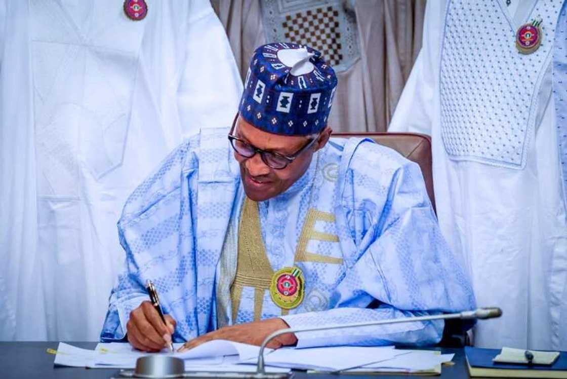 Breaking: President Buhari signs revised 2020 budget into law Breaking: President Buhari signs revised 2020 budget into law