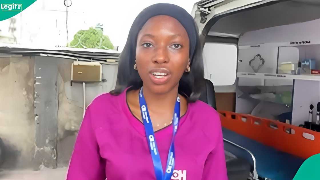 A lady mentions how much she received as salary as a nurse who just graduated A lady mentions how much she received as salary as a nurse who just graduated