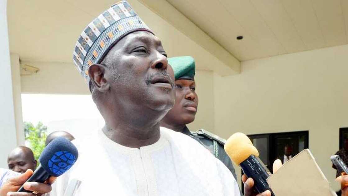Babachir Lawal ya ce an kafa sabuwar kungiyar 'yan siyasar Arewa don tunkarar zaben 2027 Babachir Lawal ya ce an kafa sabuwar kungiyar 'yan siyasar Arewa don tunkarar zaben 2027