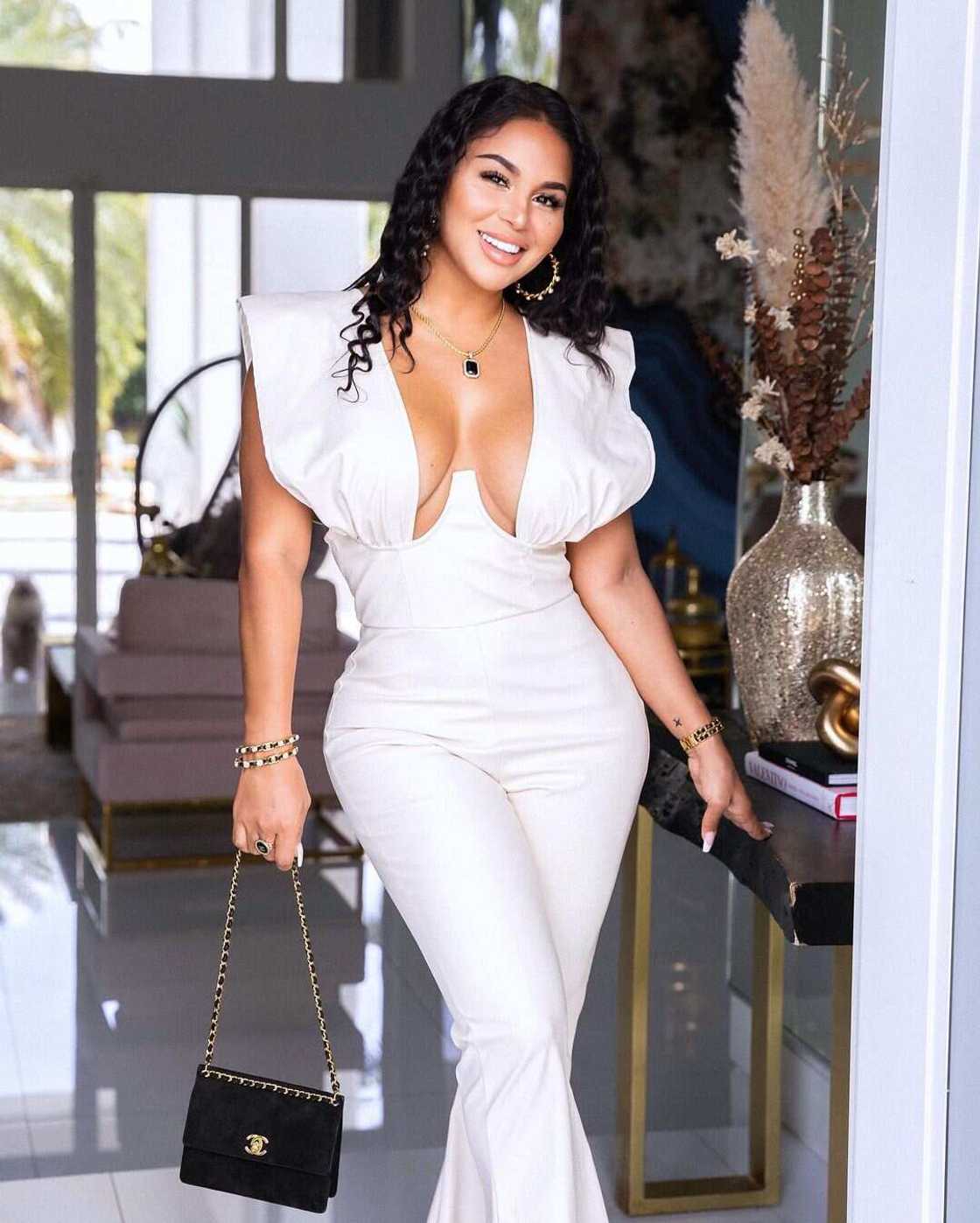 Dolly Castro Dolly Castro