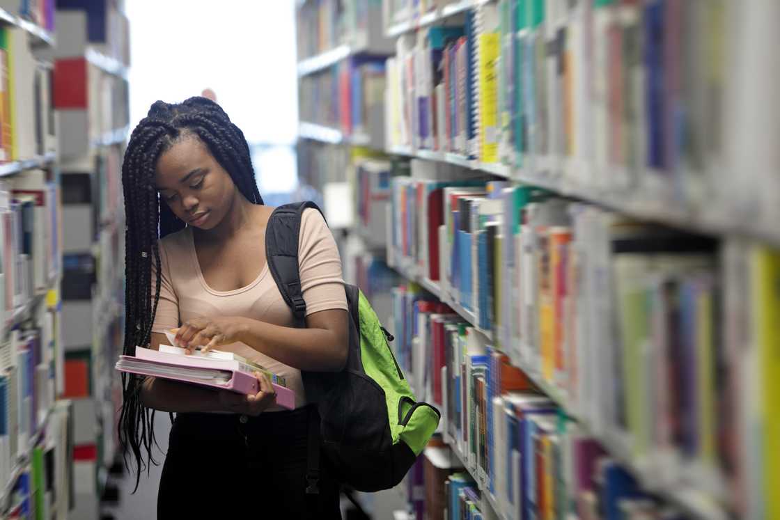 A female student in the library.