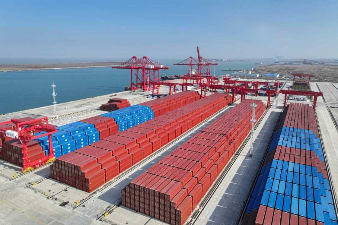 China's exports and imports dropped last year, though trade with Russia soared China's exports and imports dropped last year, though trade with Russia soared