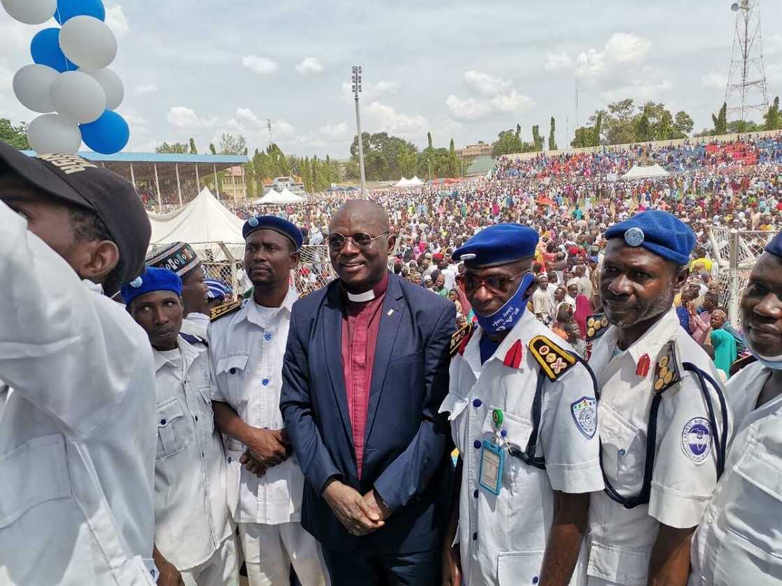 Fasto ya jagoranci kiristoci zuwa wurin shagalin bikin Maulidi a Kaduna Fasto ya jagoranci kiristoci zuwa wurin shagalin bikin Maulidi a Kaduna